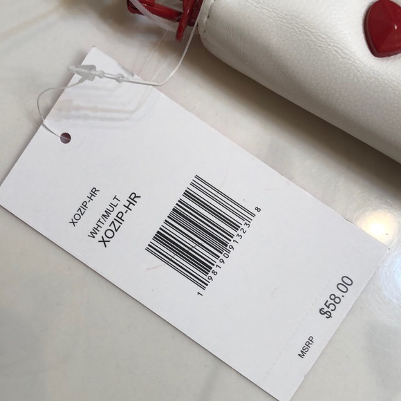 Betsey Johnson White Faux Leather & Red Heart Studded ZA Continental Wallet NWT - Picture 6 of 16